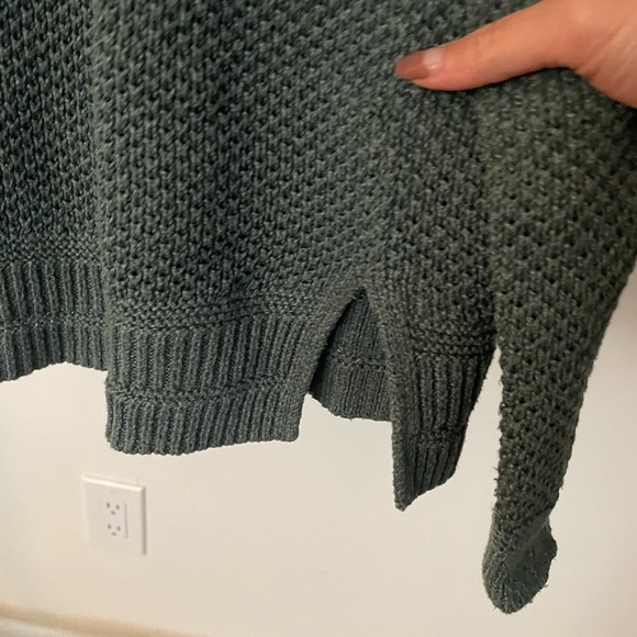 Old Navy Green Sweater Small - Picture 3 of 3